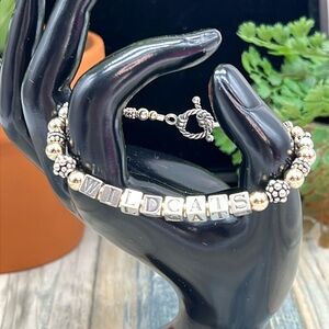 ⭐️Sterling silver gold bead Wildcats bracelet size 7”